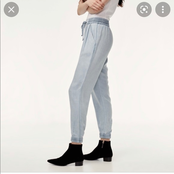 Aritzia Azure Skies light jogger - Picture 4 of 8